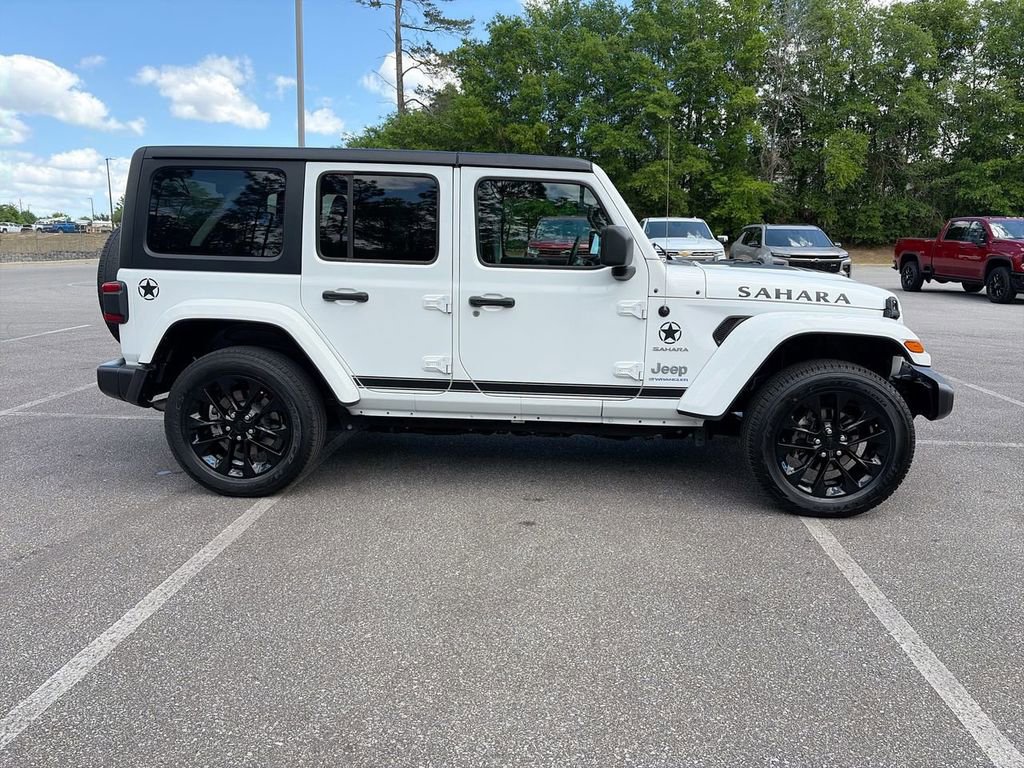 Used 2023 Jeep Wrangler Unlimited Sahara AWD/4WD image 3
