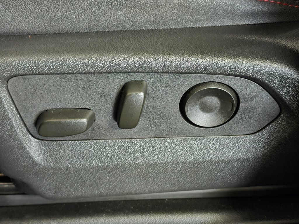 Used 2025 Chevrolet Tahoe RST w/ Comfort Package image 15