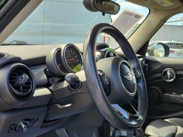 Used 2017 MINI Cooper 4-Door Hardtop FWD image 8