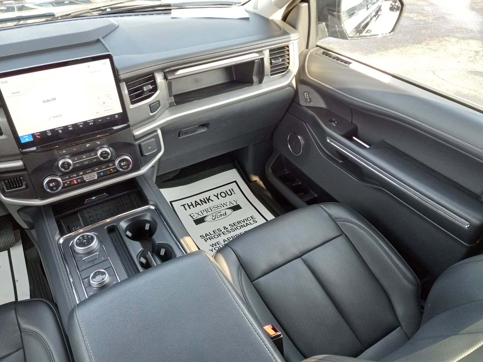 Used 2024 Ford Expedition XLT image 18
