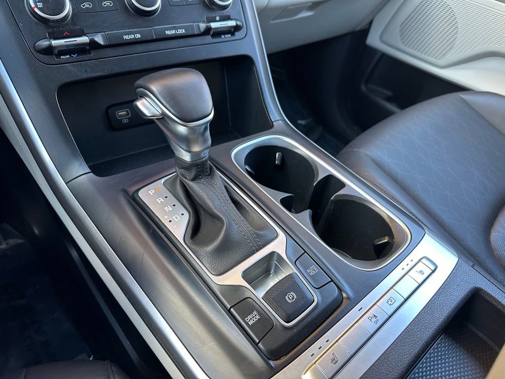 Used 2022 Kia Carnival LX image 22