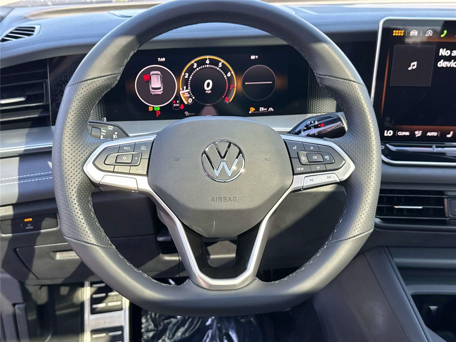 New 2026 Volkswagen Tiguan SE R-Line AWD/4WD image 15