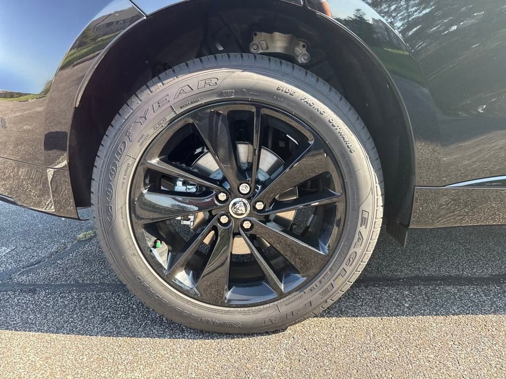 New 2026 Jaguar F-PACE R-Dynamic S image 39