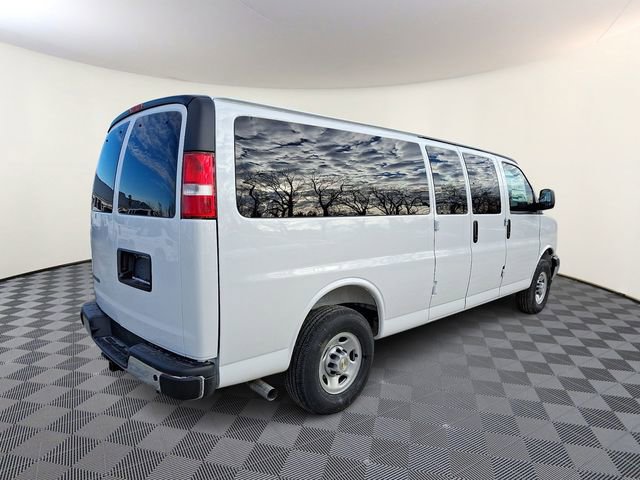 New 2025 Chevrolet Express 3500 LS image 4