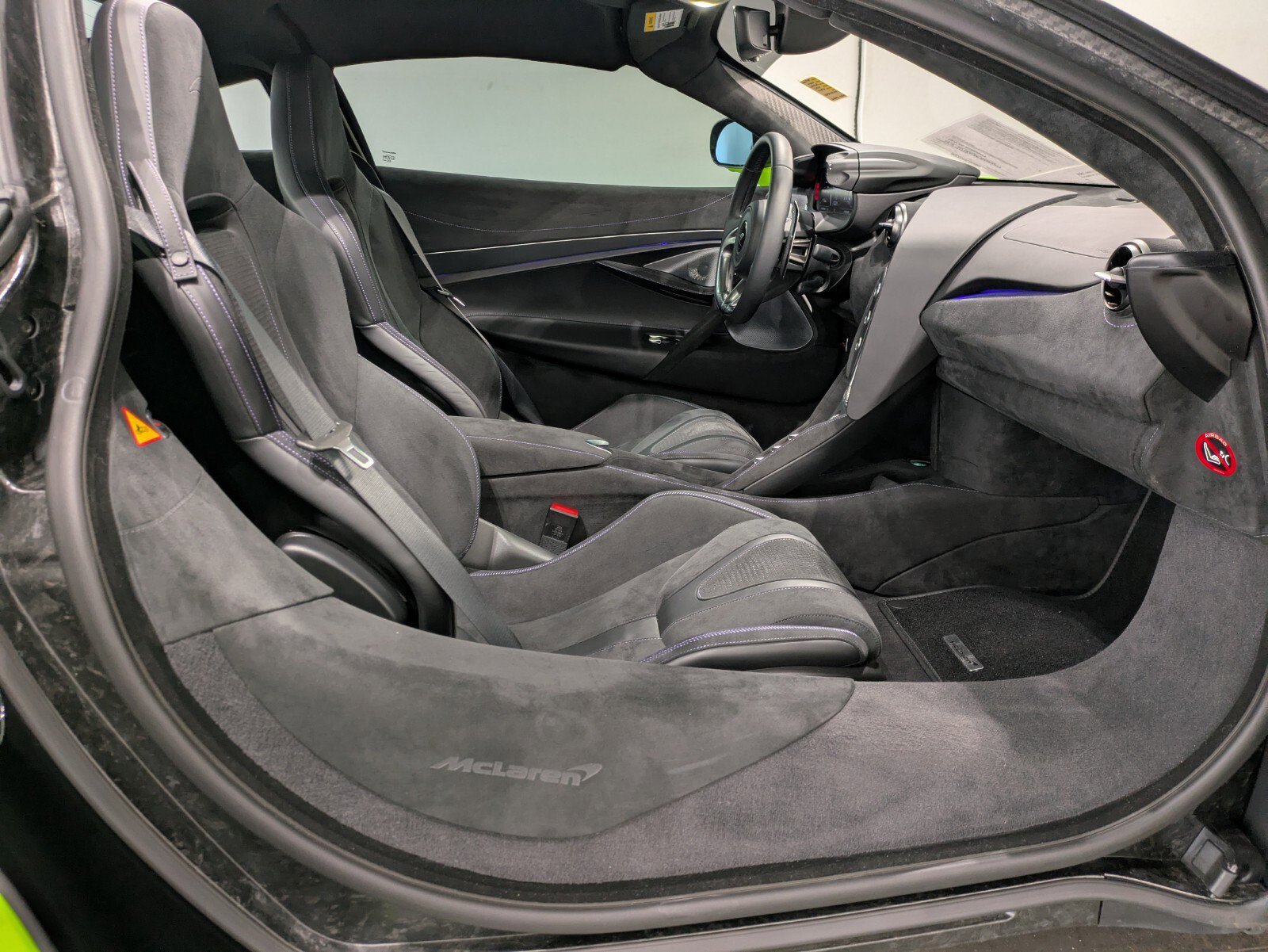 Used 2024 McLaren 750S image 17