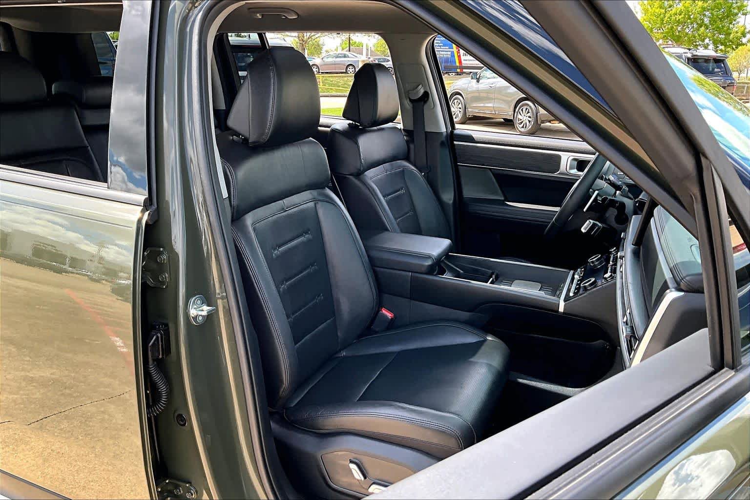Used 2024 Hyundai Santa Fe Limited image 9