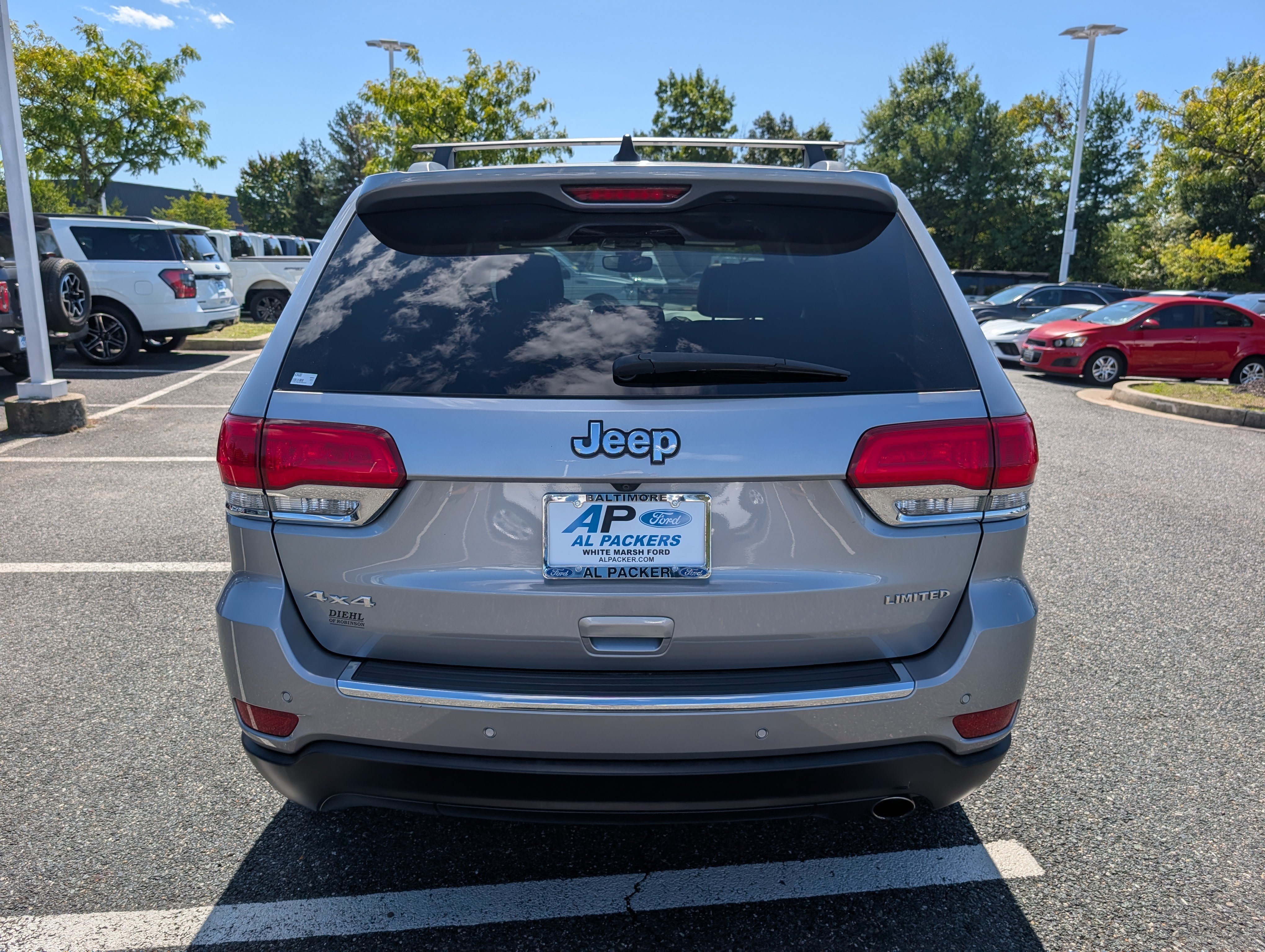 Used 2017 Jeep Grand Cherokee Limited AWD/4WD image 4
