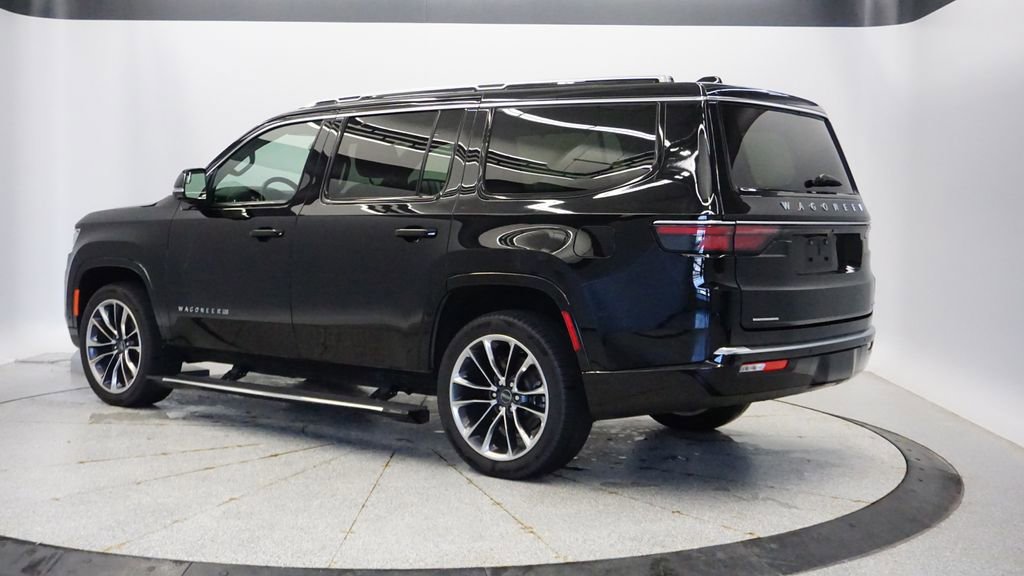 Used 2023 Jeep Wagoneer Series III w/ Premium Group I image 3