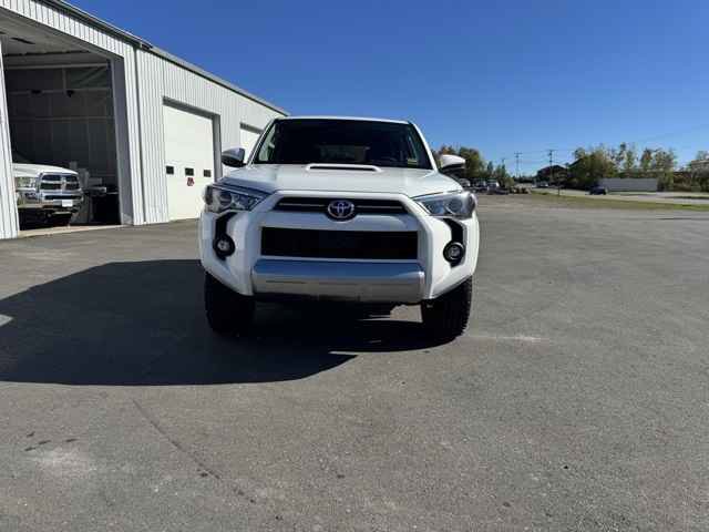 Used 2024 Toyota 4Runner TRD Off-Road image 2