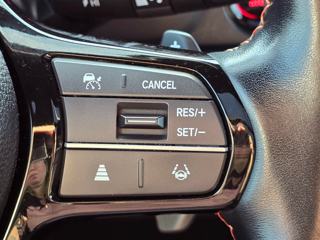 Used 2025 Honda Pilot TrailSport image 32