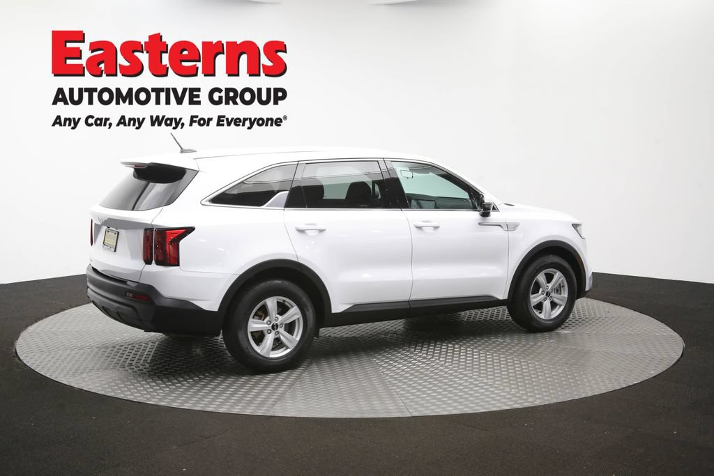 Used 2023 Kia Sorento LX FWD image 41