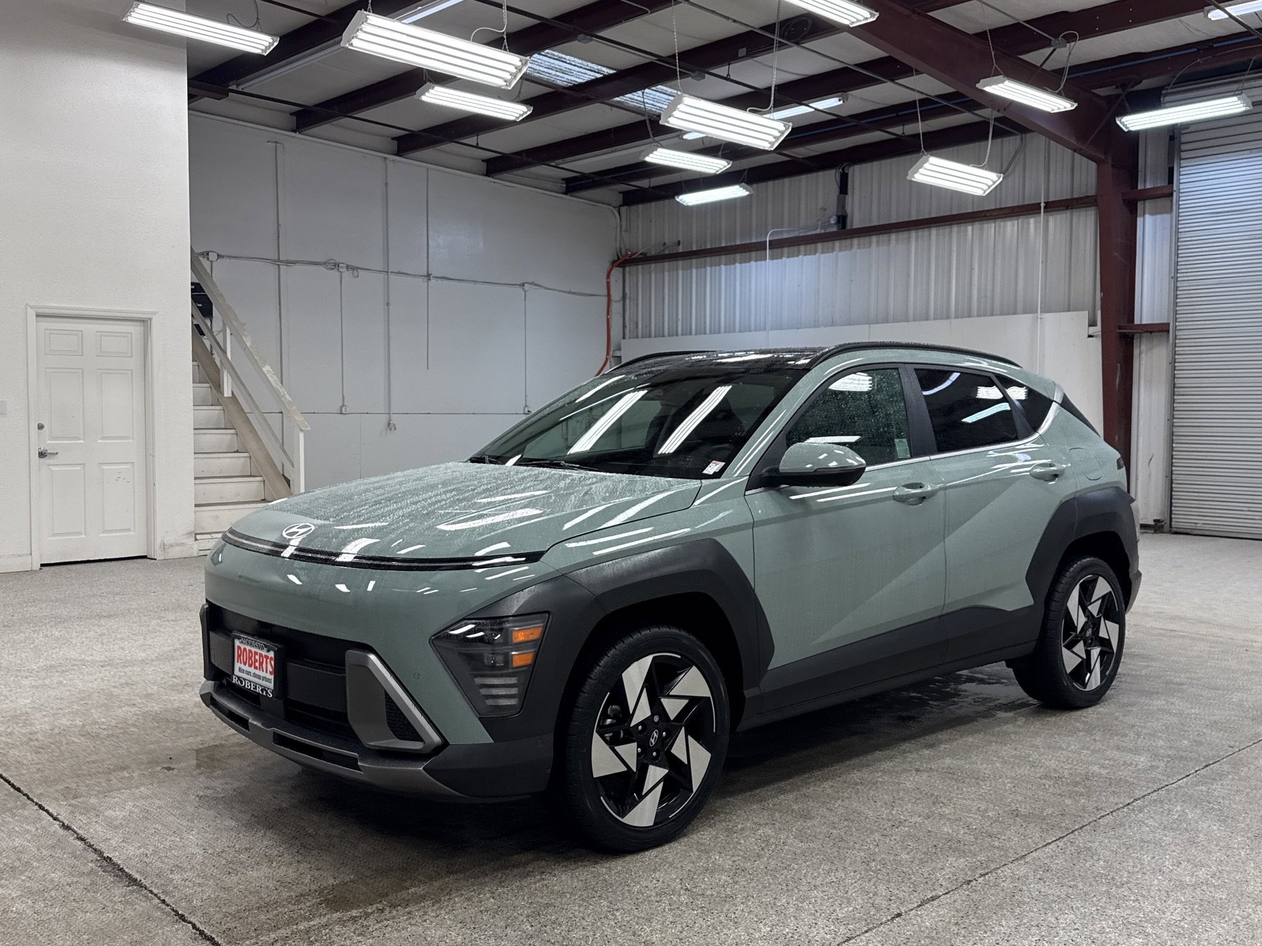 Used 2024 Hyundai Kona Limited image 1