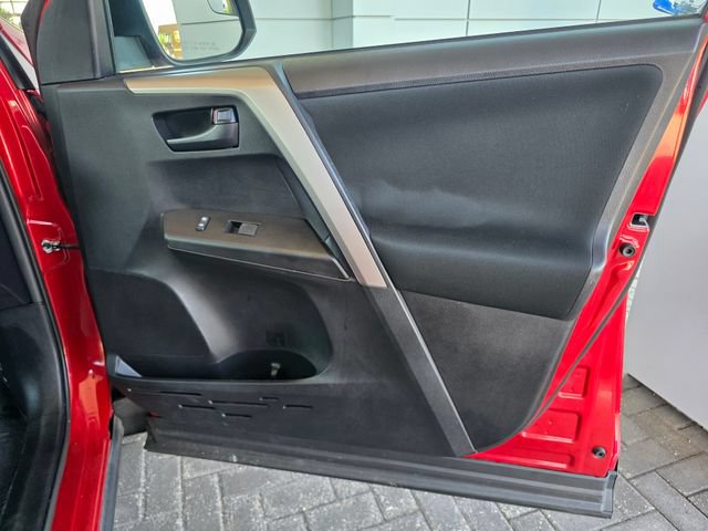 Used 2017 Toyota RAV4 LE w/ Carpet Mat Package AWD/4WD image 8