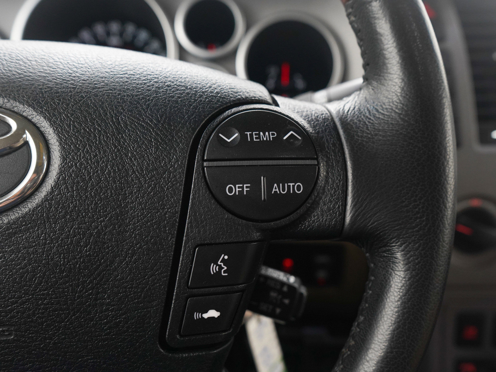 Used 2012 Toyota Sequoia Platinum AWD/4WD image 34
