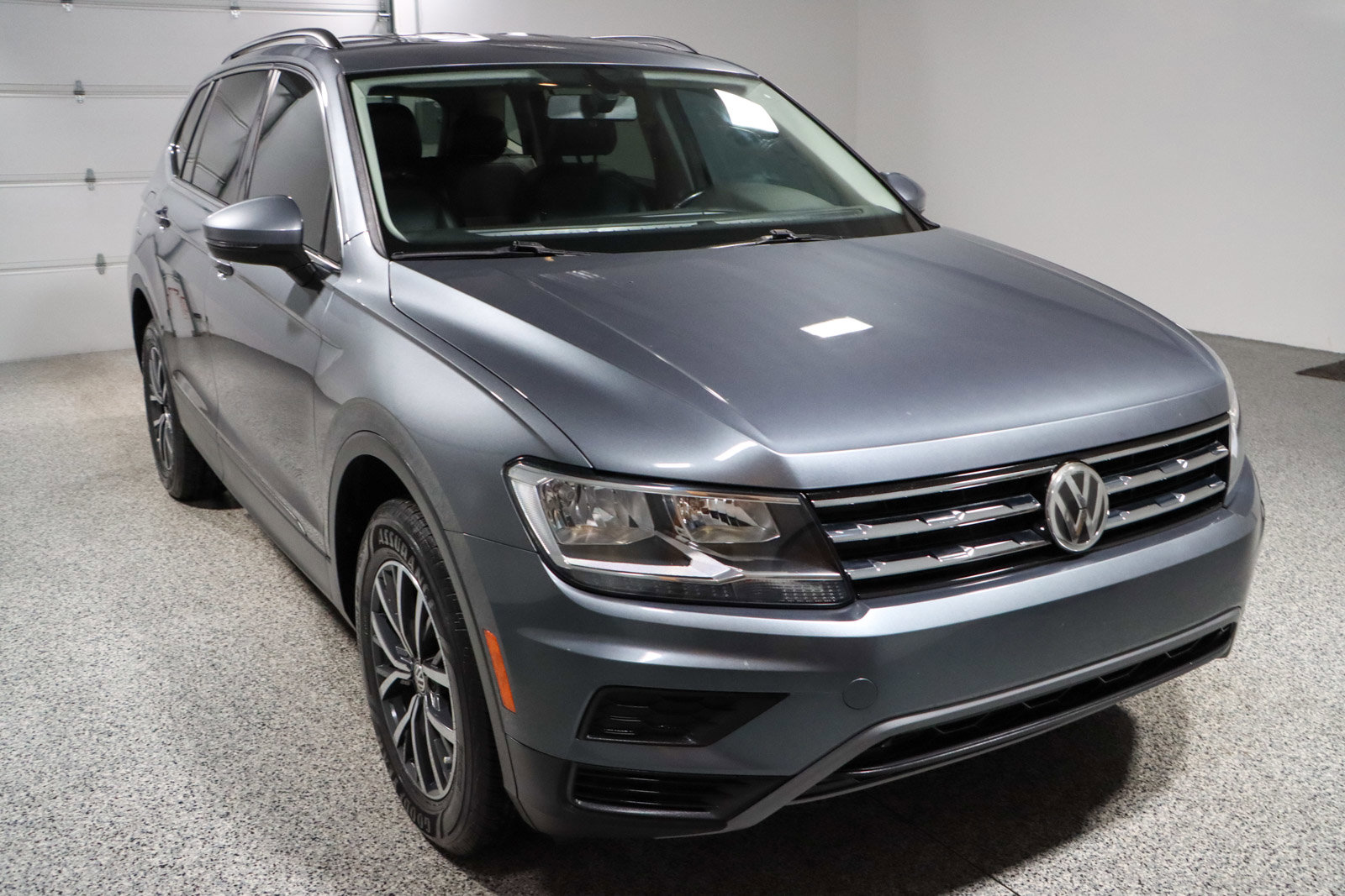 Used 2019 Volkswagen Tiguan SEL Premium R-Line image 5