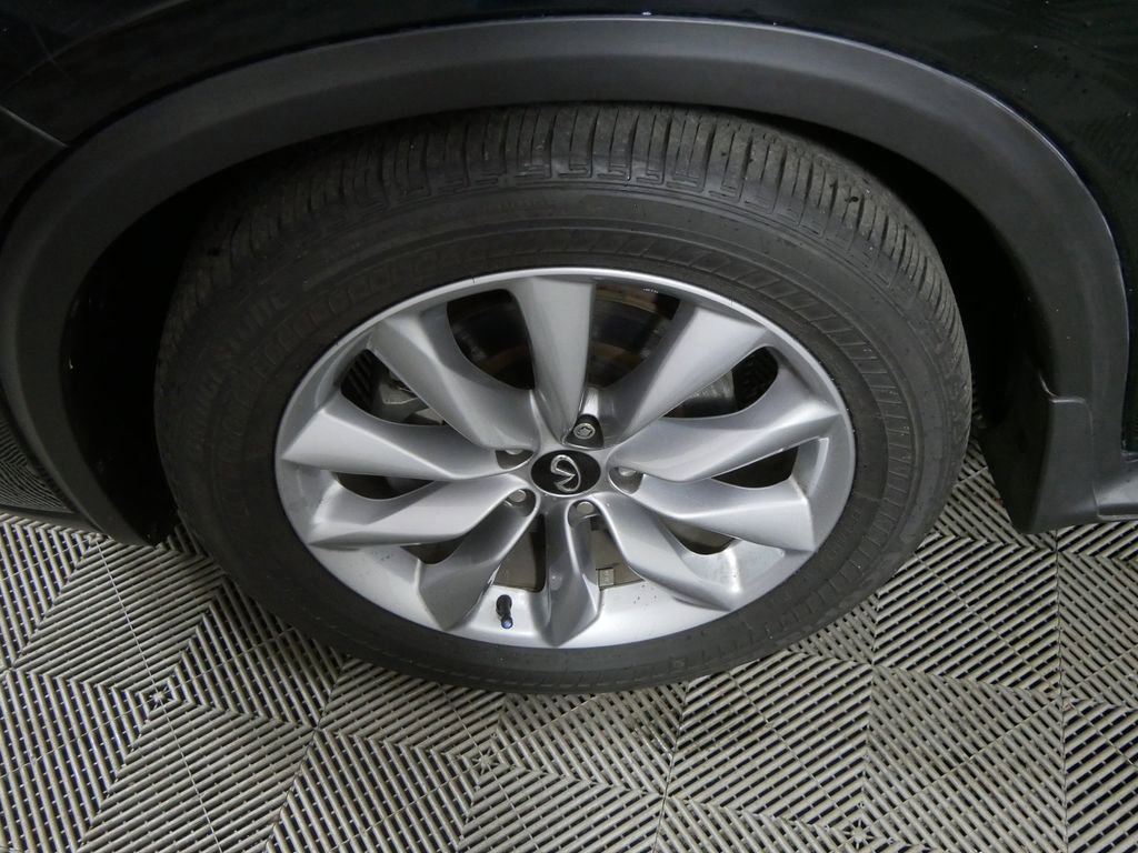Used 2022 INFINITI QX50 Luxe AWD/4WD image 12