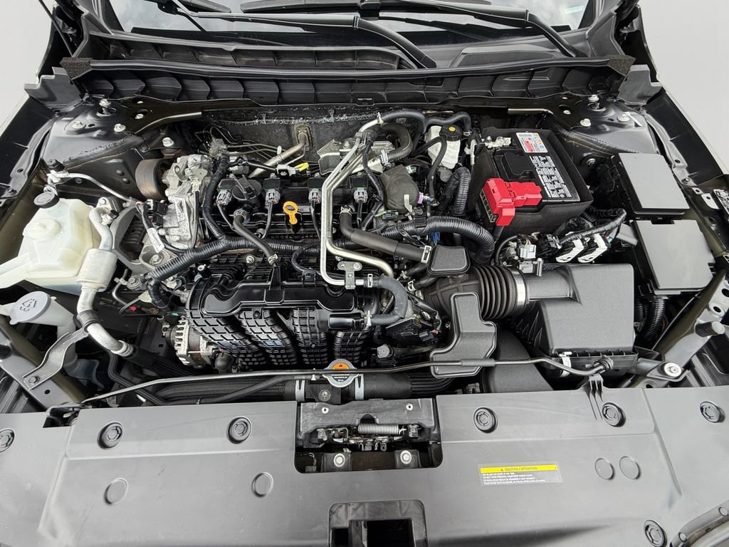 Used 2024 Nissan Altima 2.5 SV FWD image 9