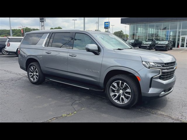 Certified 2021 Chevrolet Suburban LT w/ LT Signature Package AWD/4WD image 2