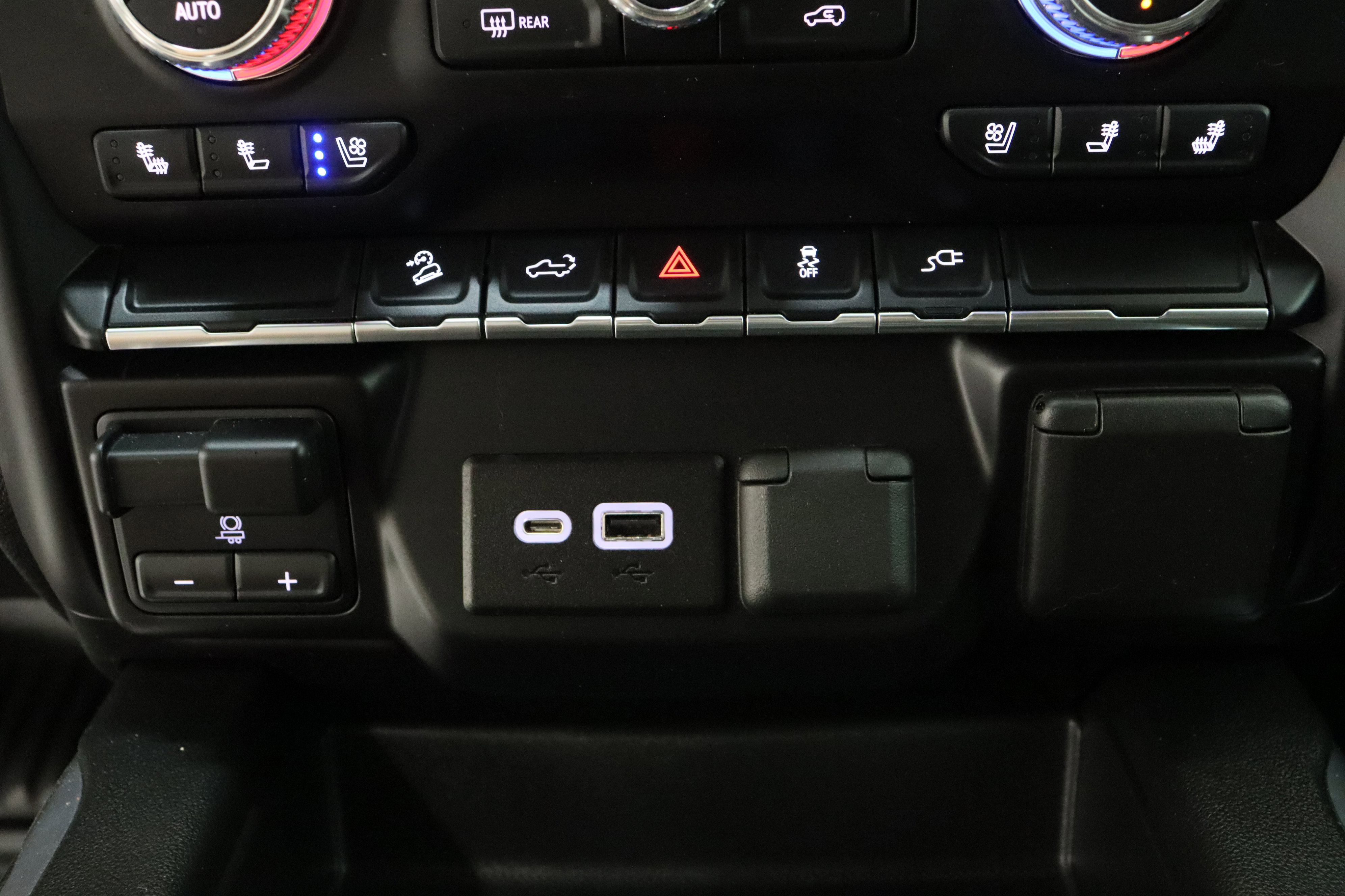 Used 2022 GMC Sierra 2500 AT4 image 23