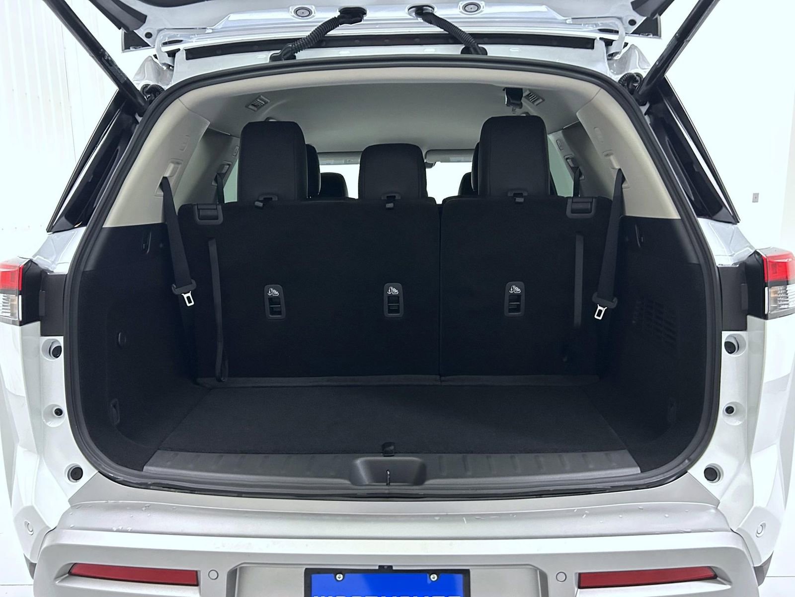 New 2025 Nissan Pathfinder SL image 9