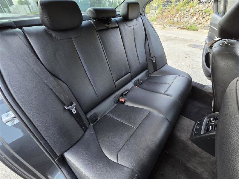 Used 2015 BMW 328d xDrive Sedan AWD/4WD image 21