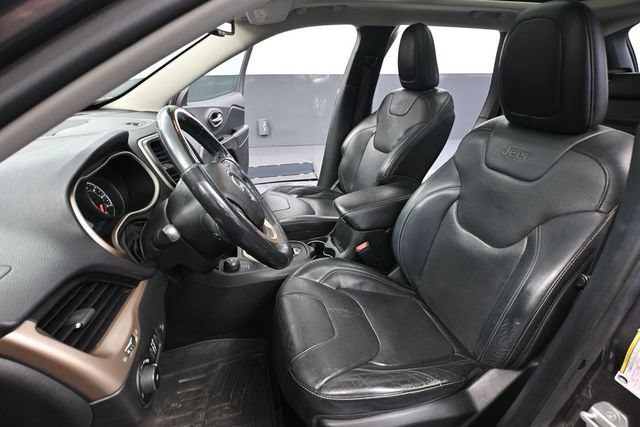 Used 2015 Jeep Cherokee Limited w/ Luxury Group AWD/4WD image 25