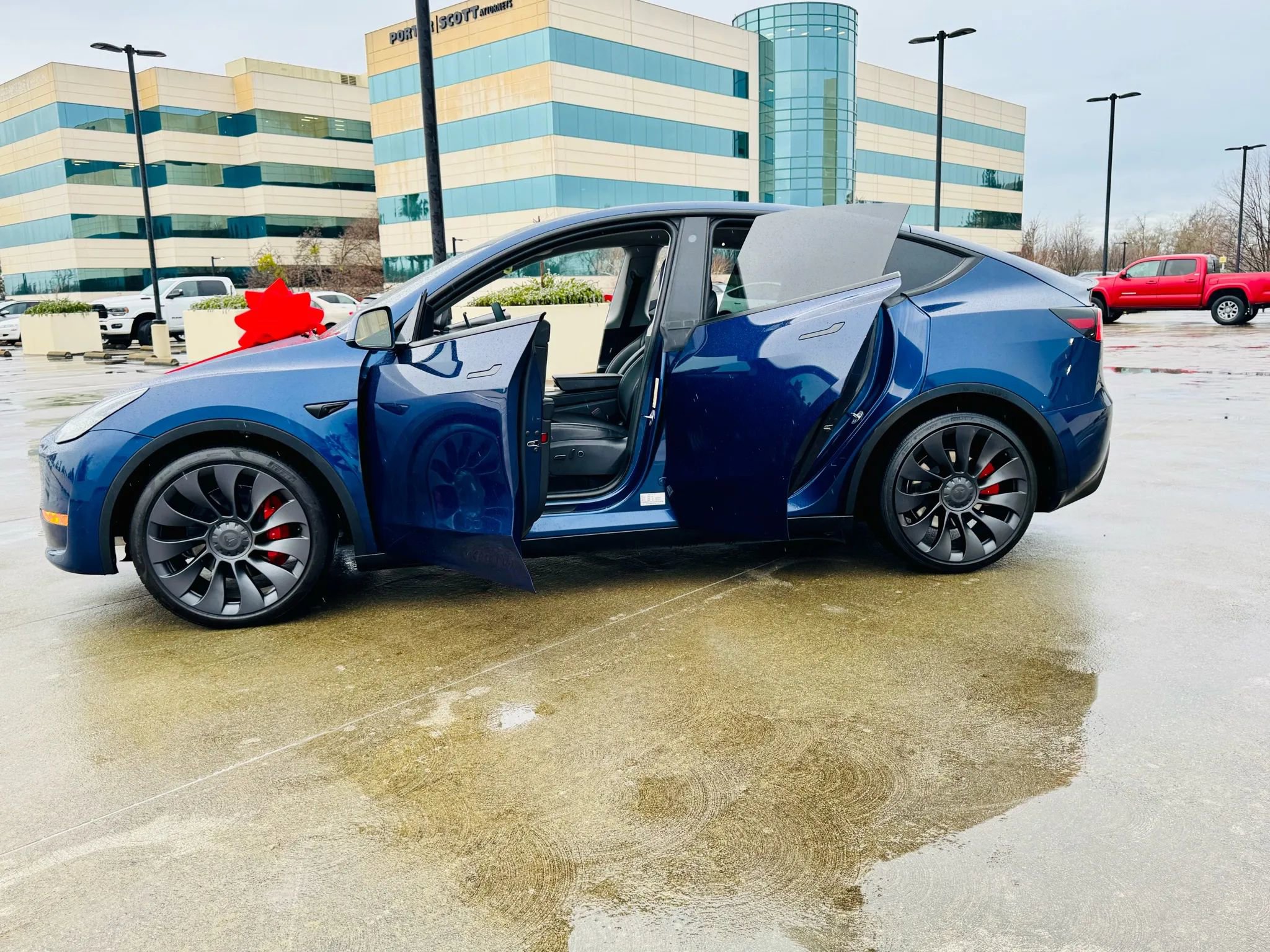 Used 2023 Tesla Model Y Performance image 28