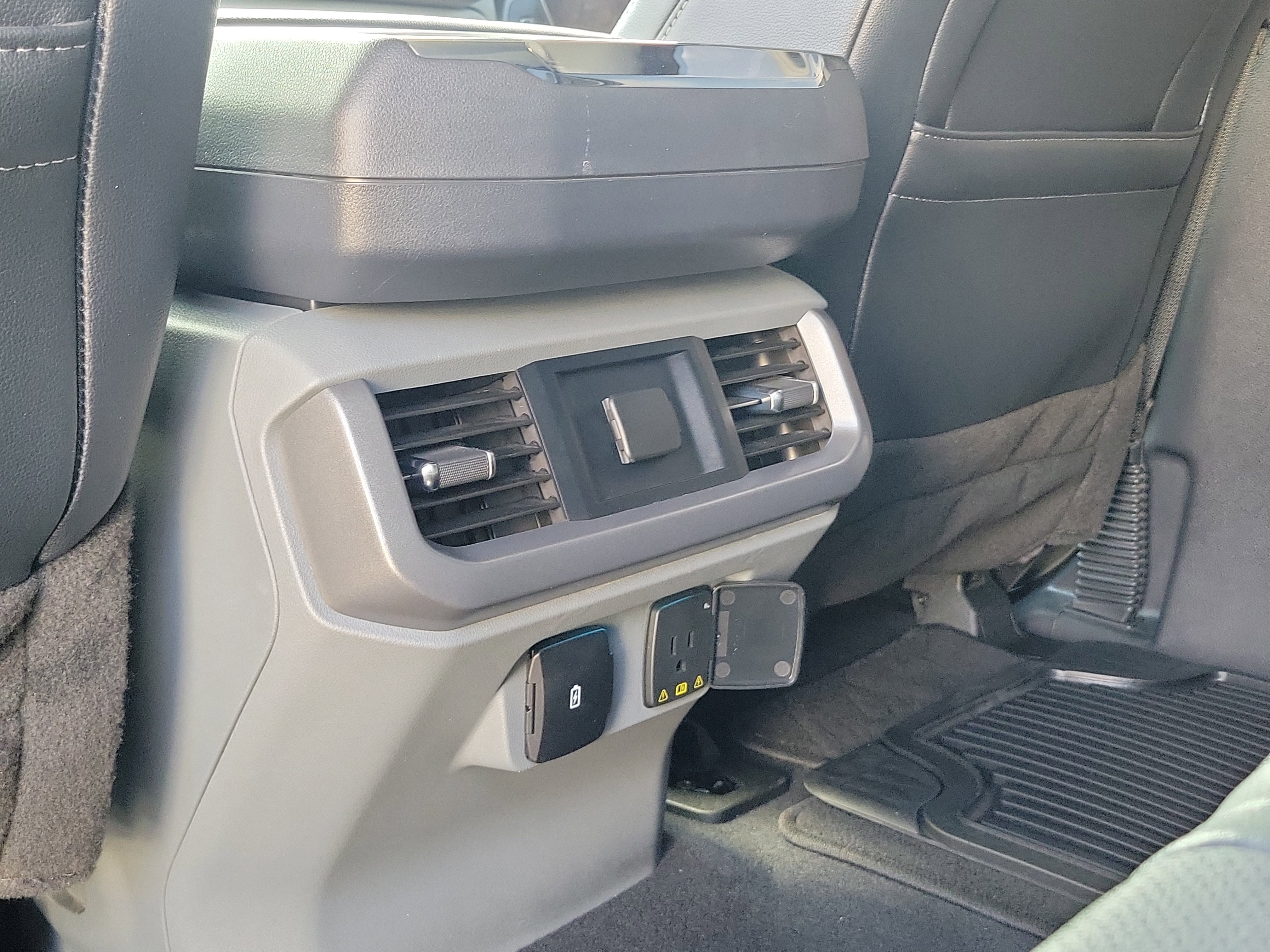 Used 2023 Ford F150 Lariat image 14