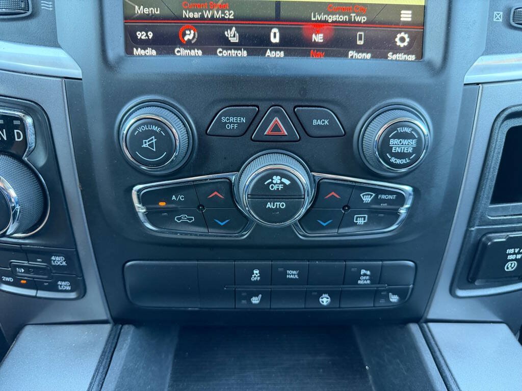 Used 2022 RAM 1500 Classic SLT w/ Electronics Convenience Group AWD/4WD image 26