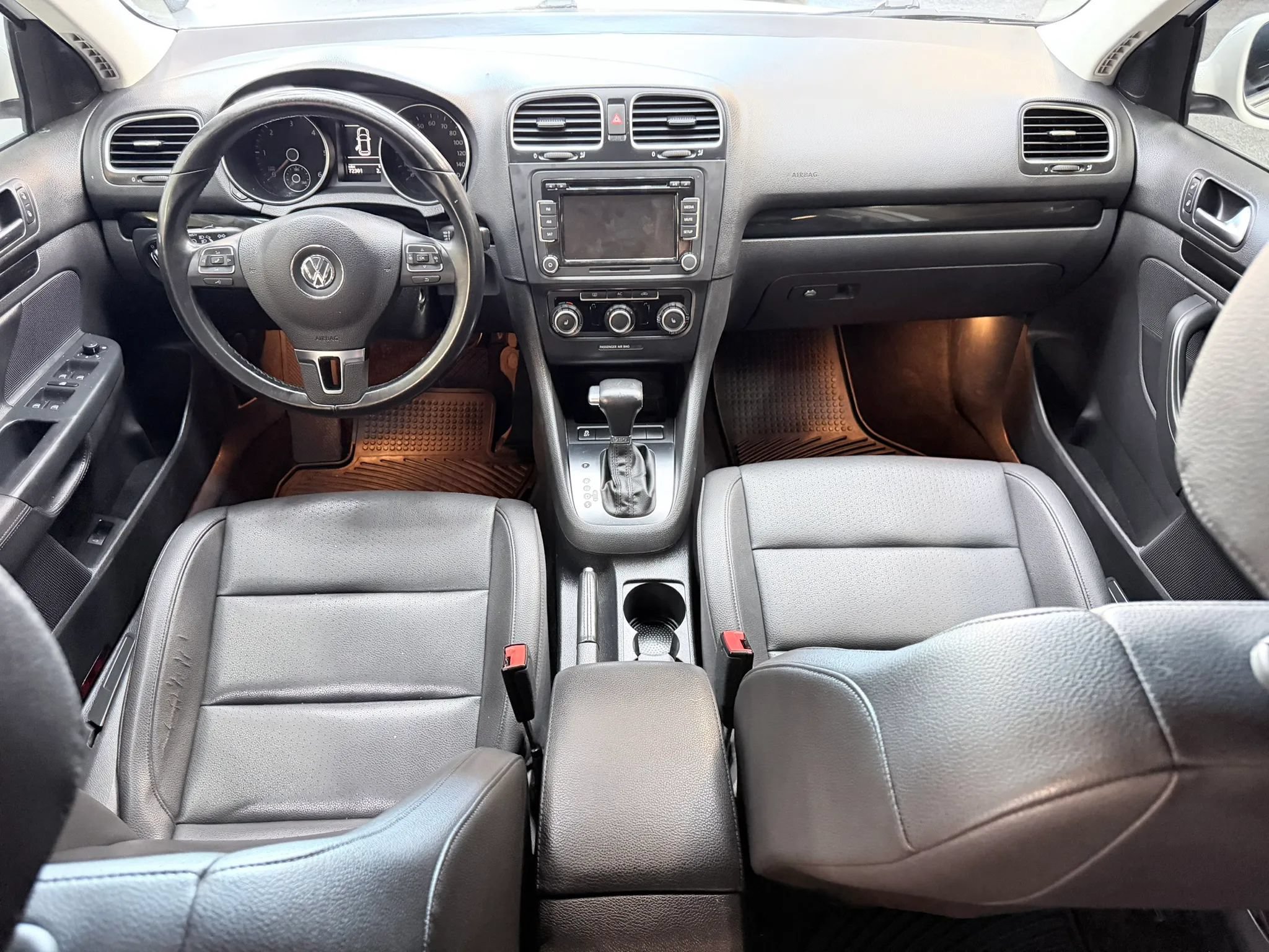 Used 2011 Volkswagen Jetta TDI FWD image 16