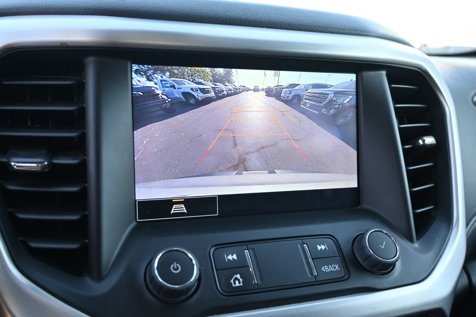 Used 2023 GMC Acadia SLE w/ Driver Convenience Package FWD image 13