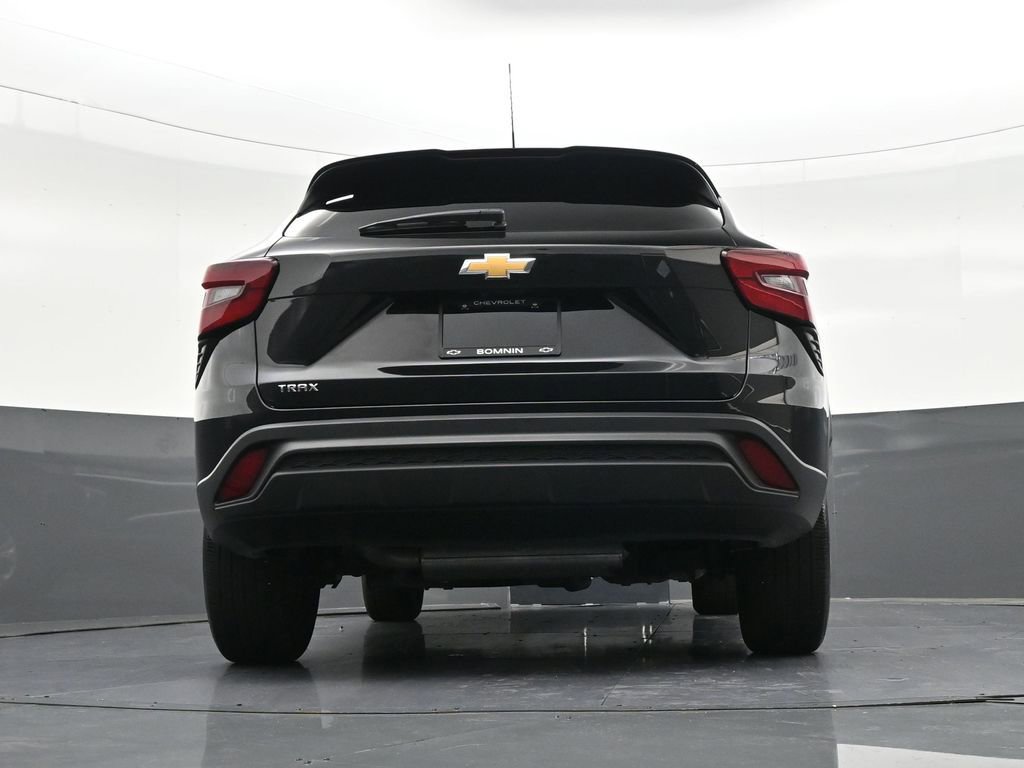 Used 2025 Chevrolet Trax LS image 26