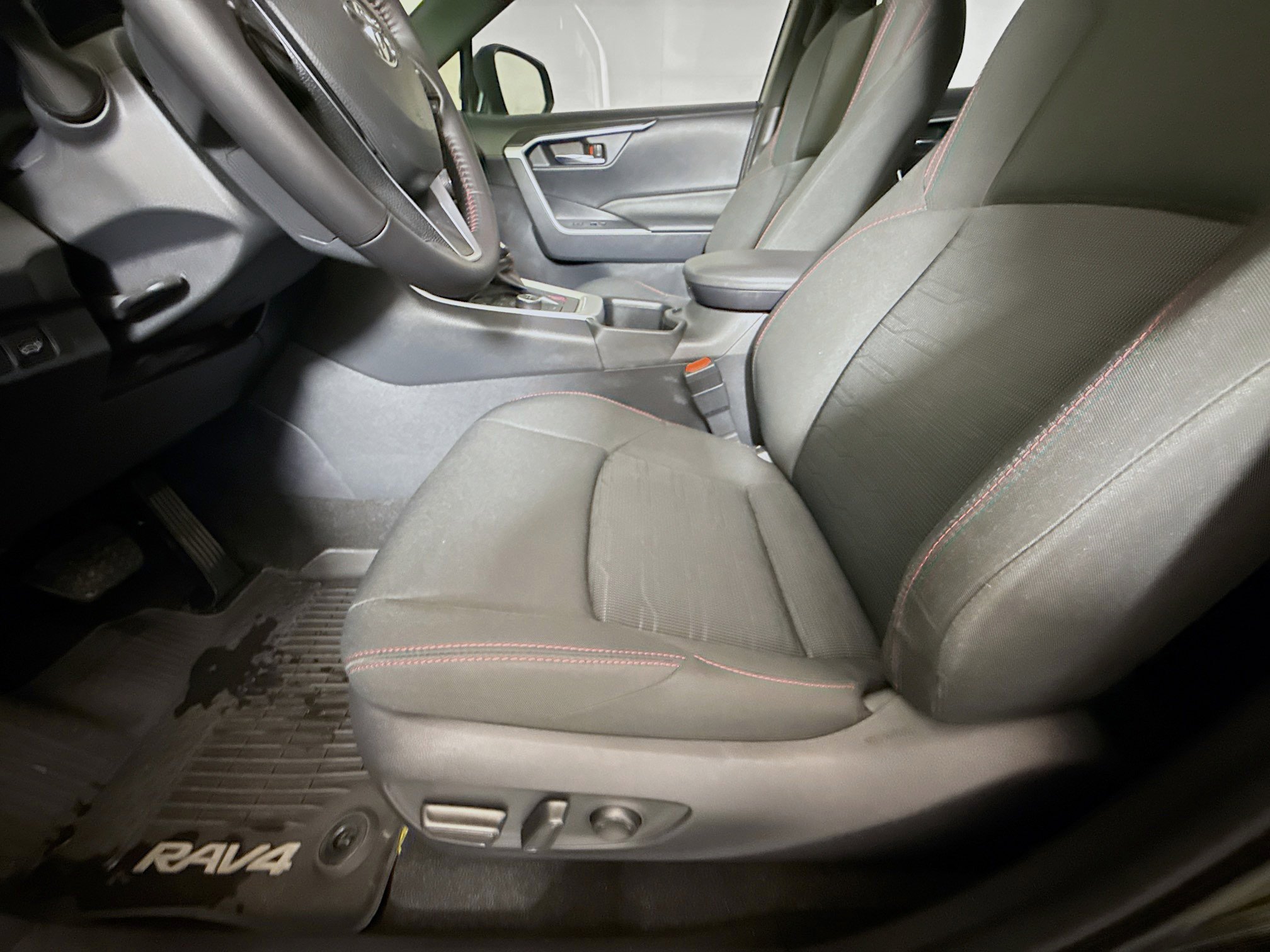 Certified 2025 Toyota RAV4 SE image 12