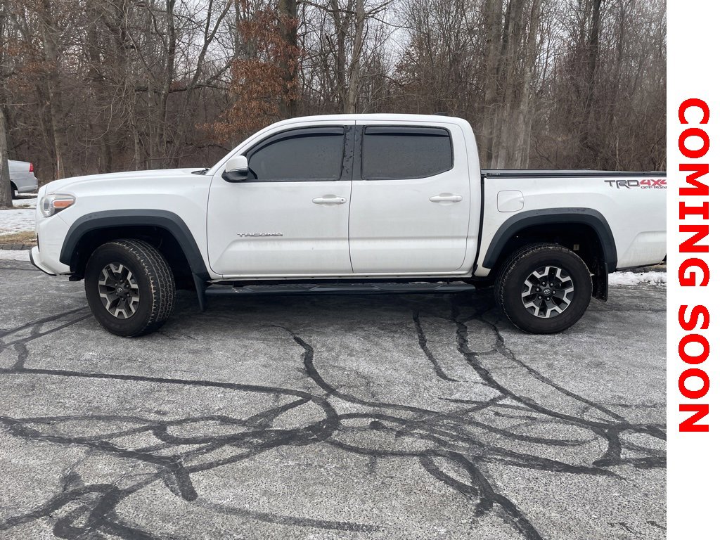 Used 2016 Toyota Tacoma TRD Off-Road image 9