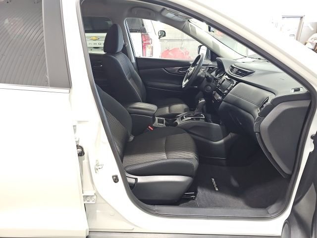 Used 2019 Nissan Rogue SV image 23