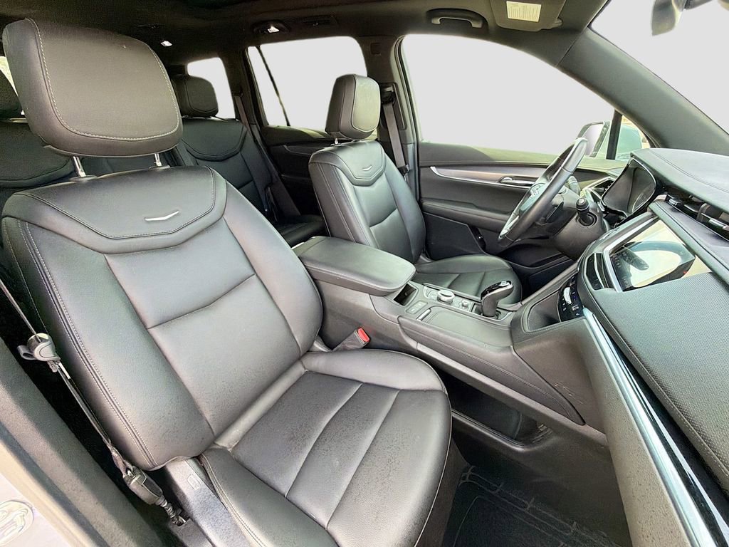 Used 2024 Cadillac XT6 Luxury image 30