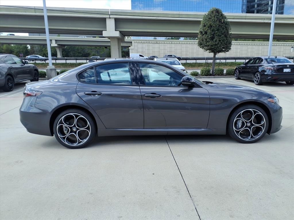 New 2025 Alfa Romeo Giulia AWD image 5
