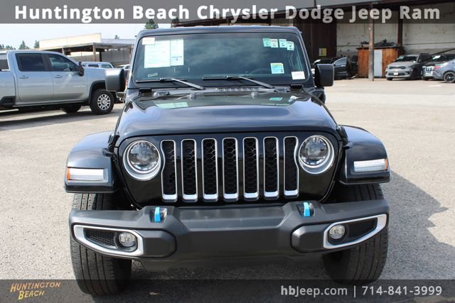 Used 2023 Jeep Wrangler Unlimited Sahara image 2