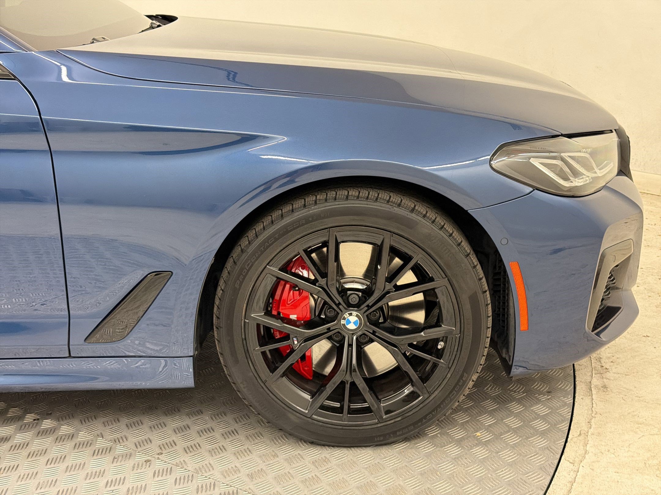 Certified 2023 BMW 540i xDrive w/ M Sport Package image 12