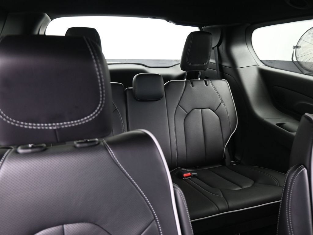 New 2026 Chrysler Pacifica Limited w/ S Appearance Package FWD image 38