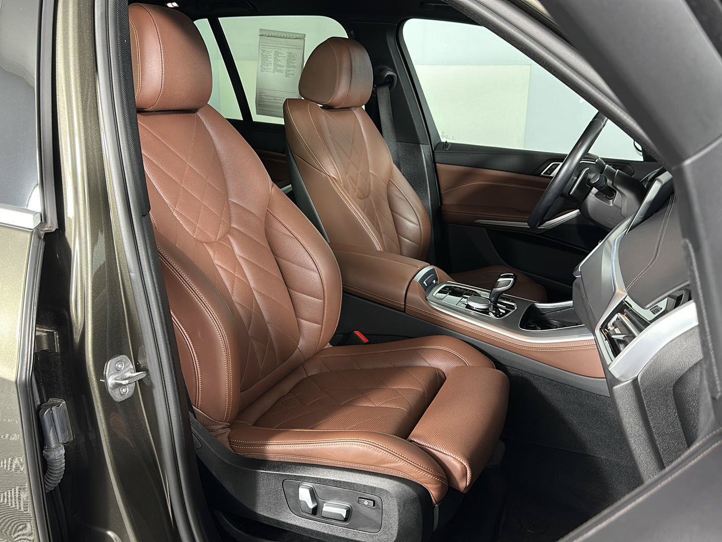 Used 2023 BMW X5 xDrive40i w/ Premium Package AWD/4WD image 31