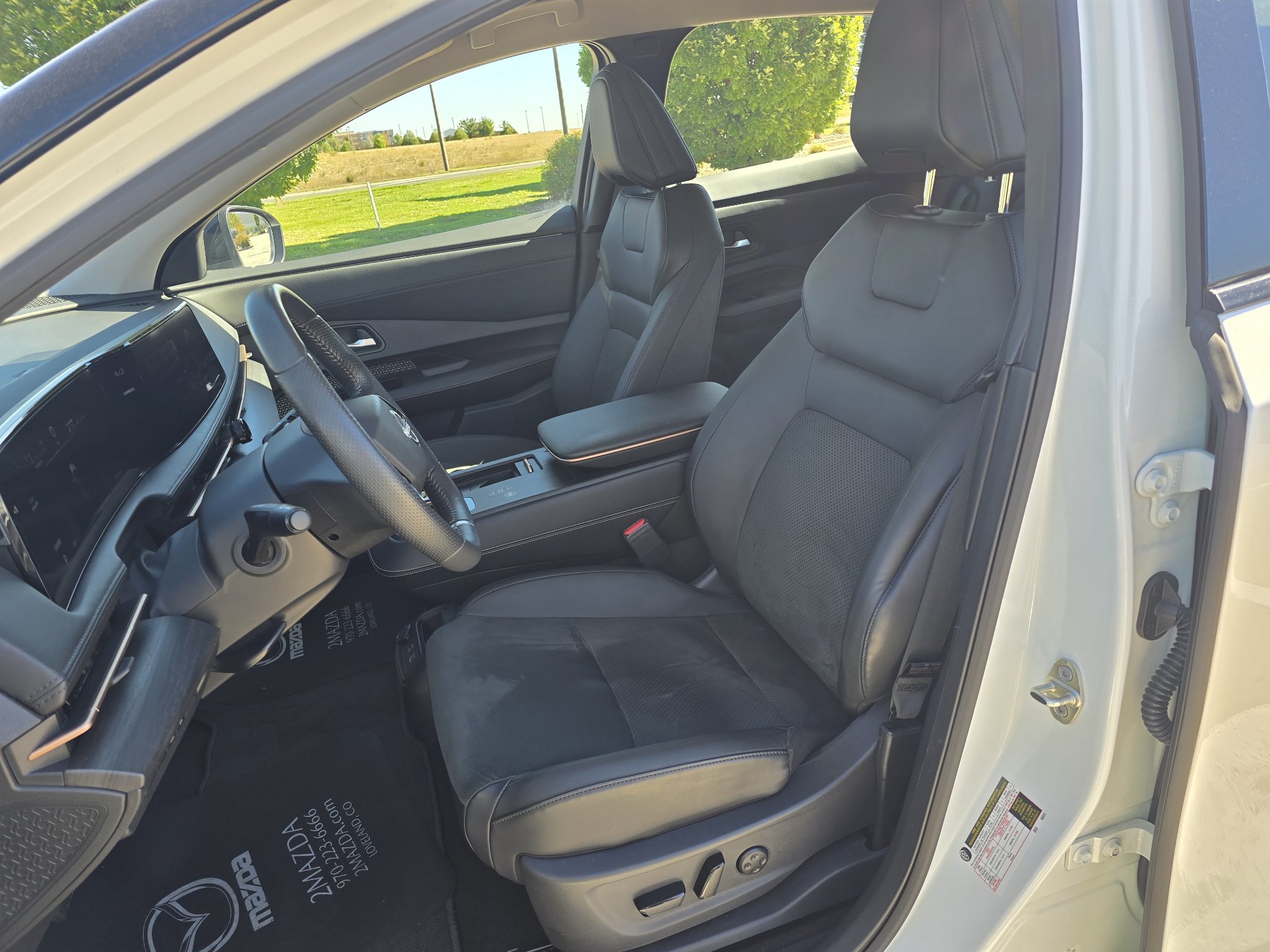 Used 2024 Nissan Ariya AWD image 13