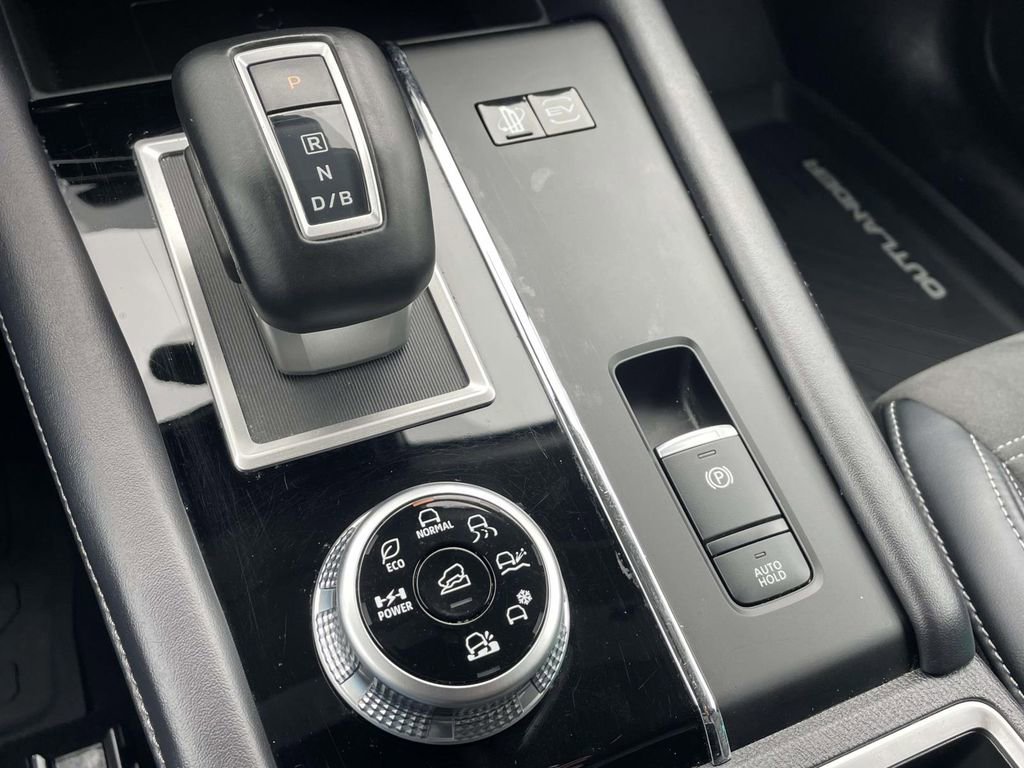 Used 2024 Mitsubishi Outlander SEL image 22