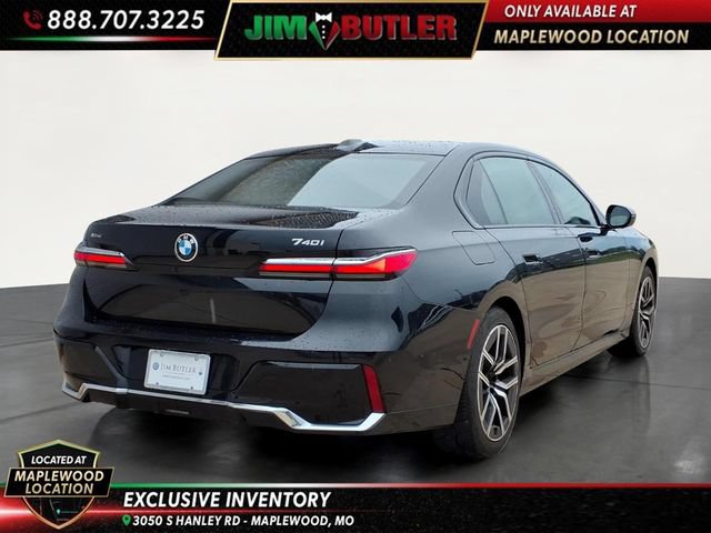 Used 2025 BMW 740i xDrive AWD/4WD image 4