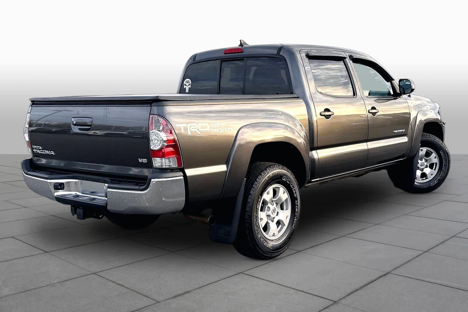Used 2015 Toyota Tacoma 4x4 Double Cab w/ TRD Off-Road Package image 13