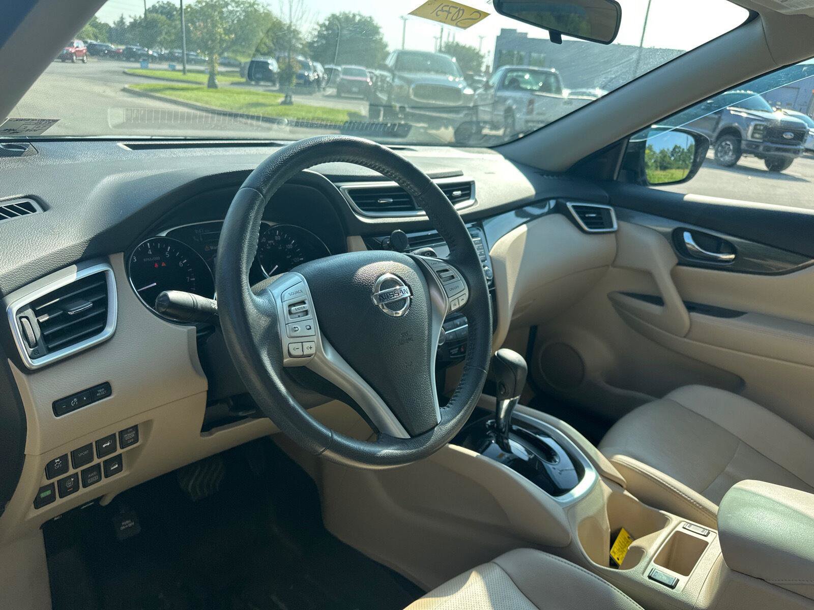 Used 2016 Nissan Rogue SL w/ SL Premium Package AWD/4WD image 16