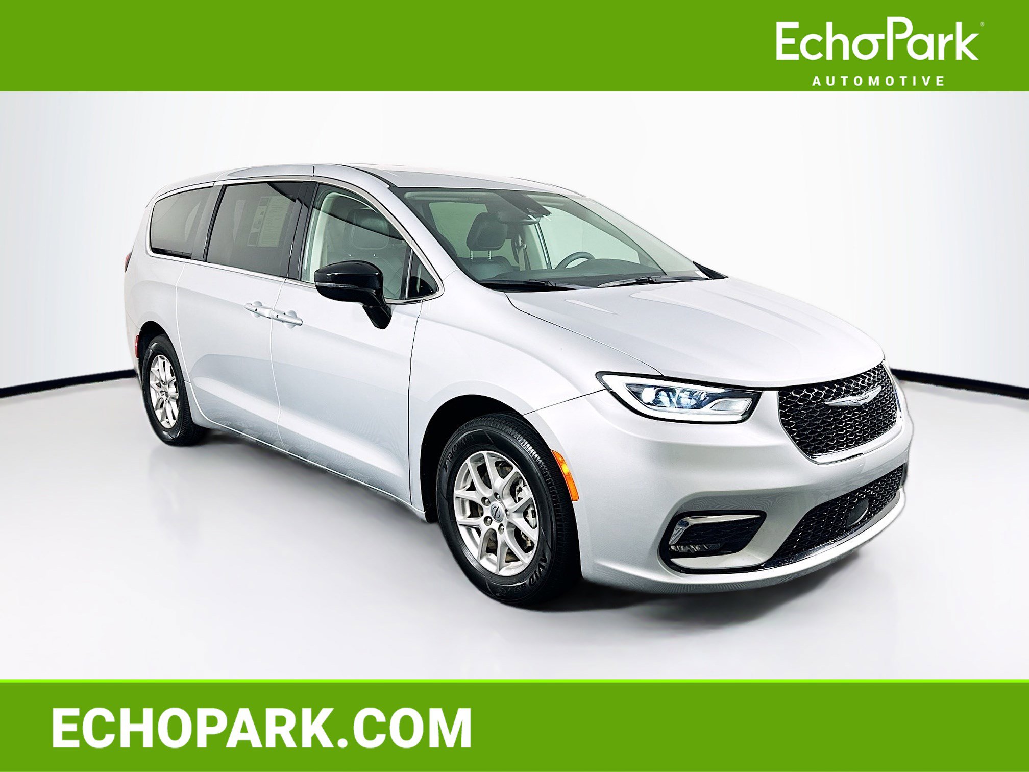 Used 2024 Chrysler Pacifica Touring-L