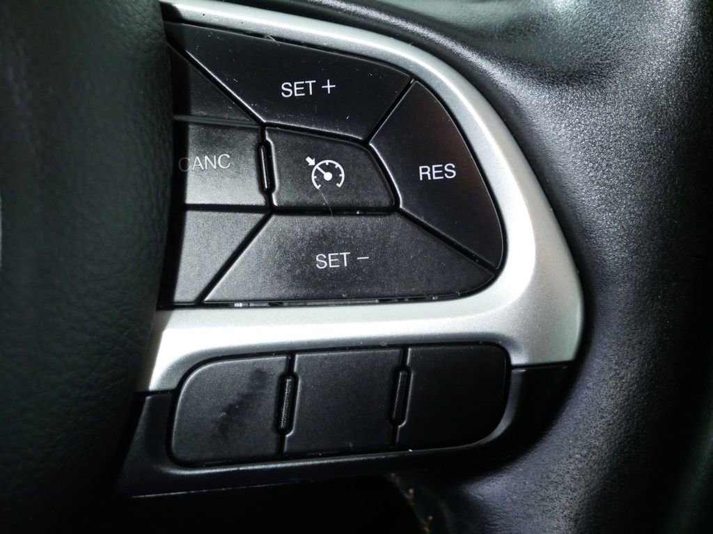 Used 2019 Jeep Compass Limited AWD/4WD image 26
