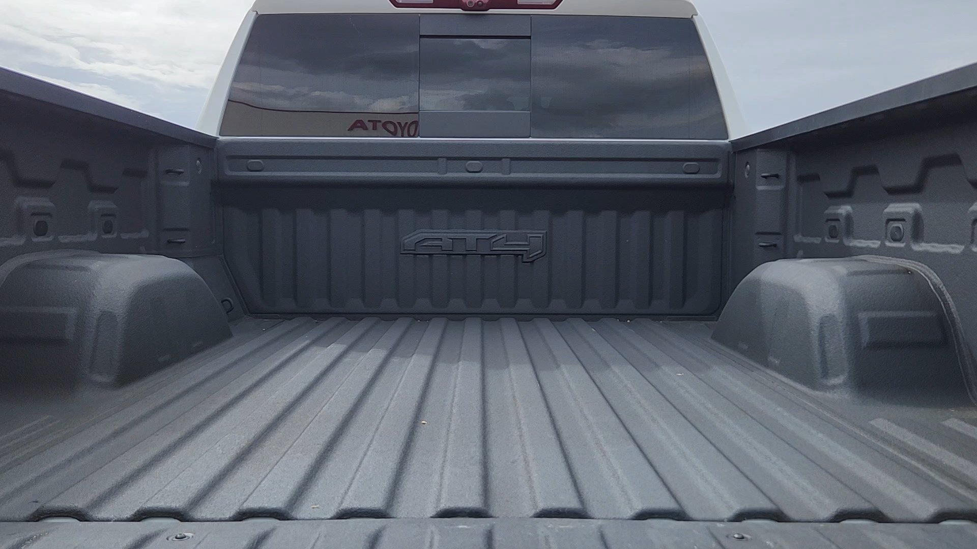Used 2022 GMC Sierra 1500 AT4 w/ AT4 Premium Package AWD/4WD image 20