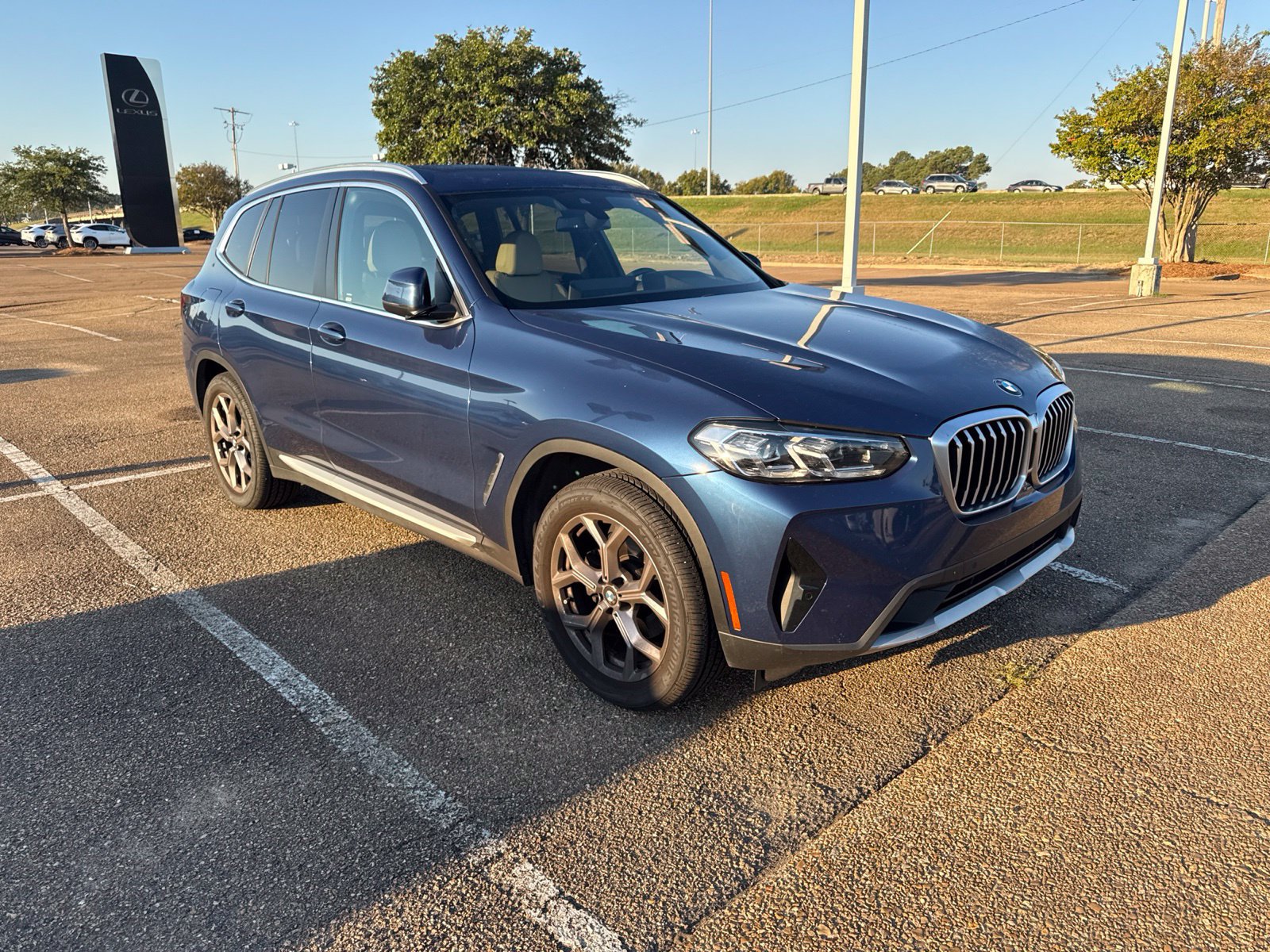 Certified 2023 BMW X3 sDrive30i w/ Premium Package RWD image 3